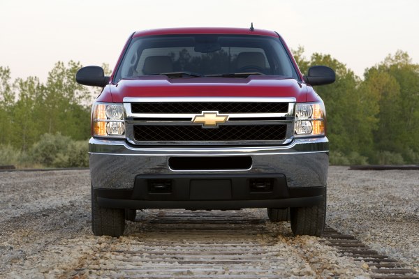 Vollständige Spezifikationen und technische Details 2011 Chevrolet Silverado 2500 HD II (GMT900, facelift 2011) Crew Cab Long Box 6.6 Duramax TD V8 (397 Hp) Automatic