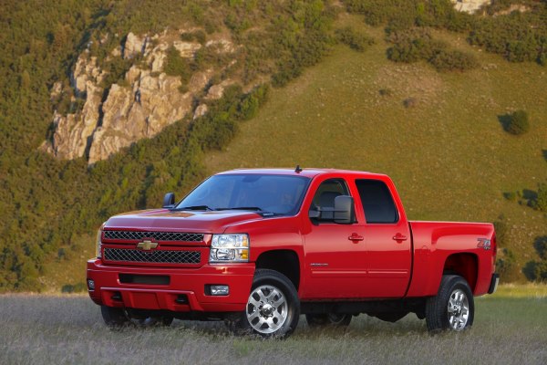 Full specifications and technical details 2011 Chevrolet Silverado 2500 HD II (GMT900, facelift 2011) Crew Cab Standard Box 6.0 V8 (360 Hp) 4WD Automatic