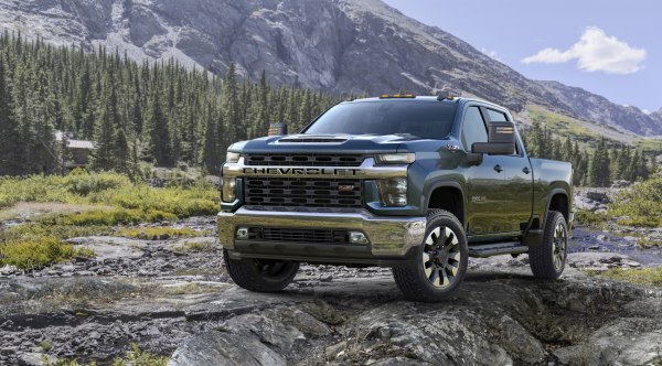 Full specifications and technical details 2020 Chevrolet Silverado 2500 HD IV (T1XX) Crew Cab Standard Bed 6.6 V8 (401 Hp) Automatic