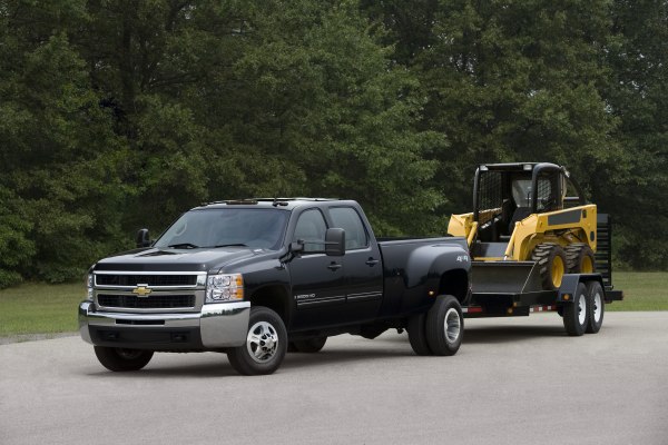 Full specifications and technical details 2007 Chevrolet Silverado 3500 HD II (GMT900) Crew Cab Long Box 6.6 Duramax TD V8 (365 Hp) 4WD SRW Automatic