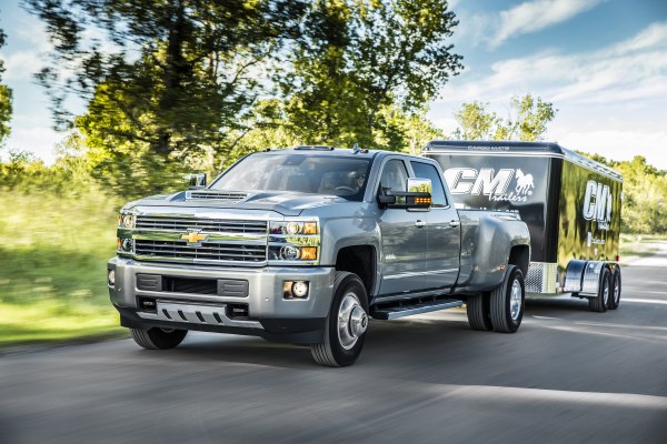 Full specifications and technical details 2015 Chevrolet Silverado 3500 HD III (K2XX) Crew Cab Long Box 6.6 Duramax TD V8 (397 Hp) DRW Automatic