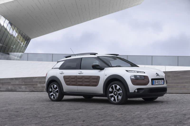 Full specifications and technical details 2014 Citroen C4 Cactus (Phase I, 2014) 1.6 BlueHDi (99 Hp) S&S EGS