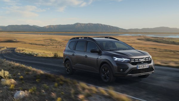 المواصفات والتفاصيل التقنية الكاملة 2023 Dacia Jogger (facelift 2022) 1.6 (141 Hp) Hybrid Automatic 7 Seat