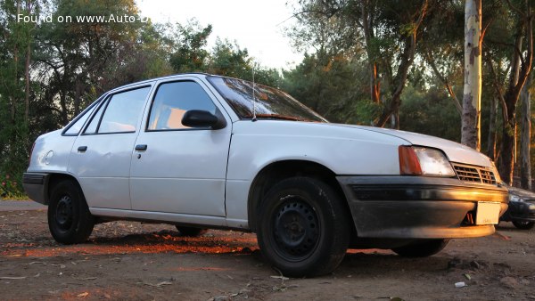 المواصفات والتفاصيل التقنية الكاملة 1993 Daewoo Racer Sedan 1.5 i (75 Hp) Automatic