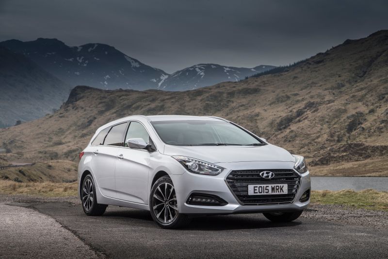 المواصفات والتفاصيل التقنية الكاملة 2015 Hyundai i40 Combi (facelift 2015) 1.7 CRDI (141 Hp)