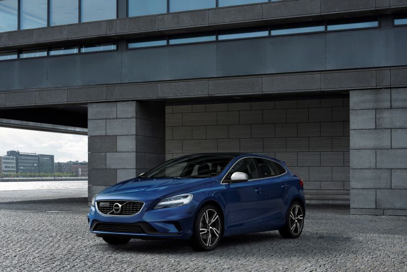 المواصفات والتفاصيل التقنية الكاملة 2016 Volvo V40 (facelift 2016) 2.0 T3 (152 Hp) Geartronic