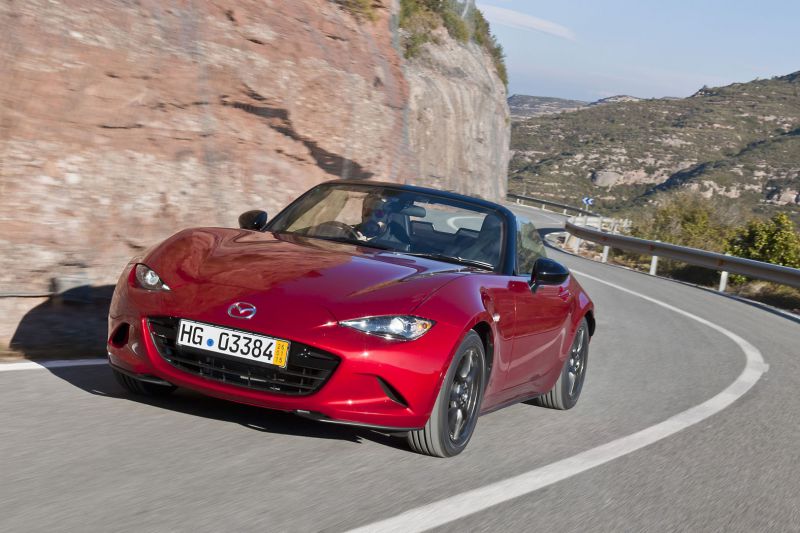 Full specifications and technical details 2015 Mazda MX-5 IV (ND) 2.0 SkyActiv G (160 Hp) i-ELOOP