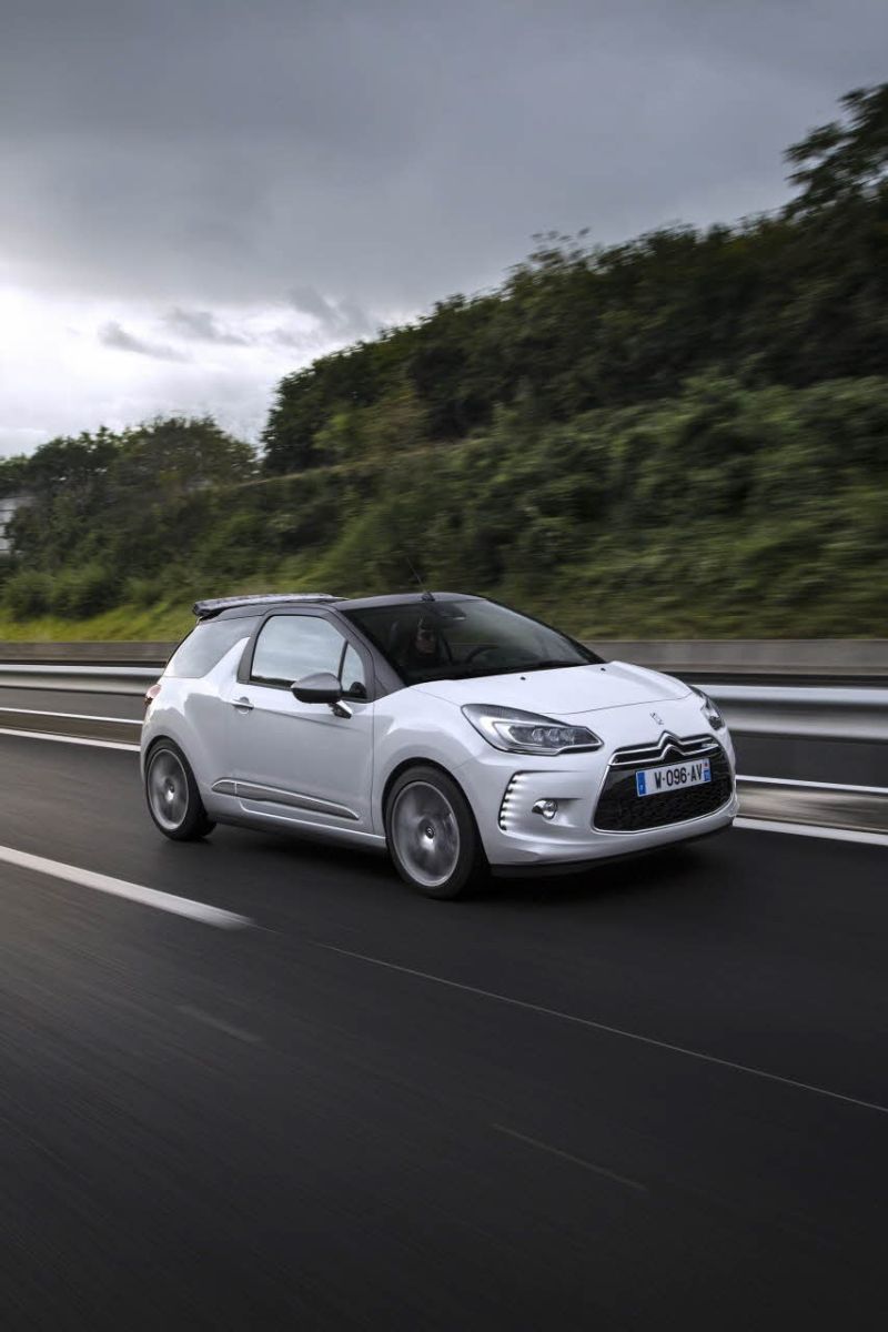 Full specifications and technical details 2014 Citroen DS 3 (Phase II, 2014) Cabrio 1.6 BlueHDi (120 Hp) S&S