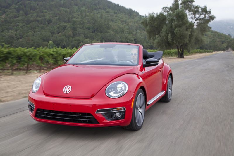 Full specifications and technical details 2014 Volkswagen Beetle Convertible (A5) 2.0 TDI (150 Hp) DSG