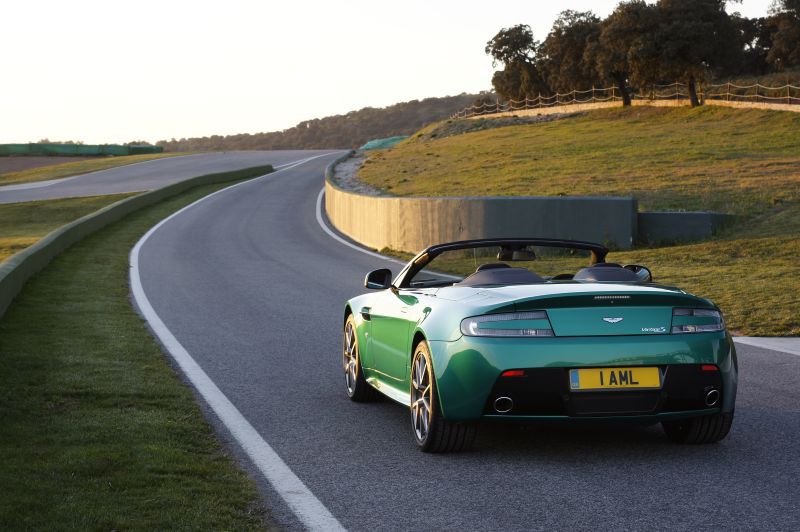 المواصفات والتفاصيل التقنية الكاملة 2008 Aston Martin V8 Vantage Roadster (facelift 2008) 4.7 V8 (426 Hp) Sportshift