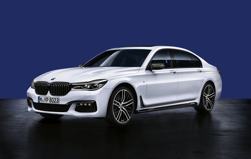 Full specifications and technical details 2015 BMW 7 Series (G11) 750i (450 Hp) xDrive Steptronic