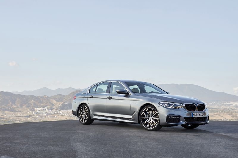 Full specifications and technical details 2019 BMW 5 Series Sedan (G30) M550i (530 Hp) xDrive Steptronic