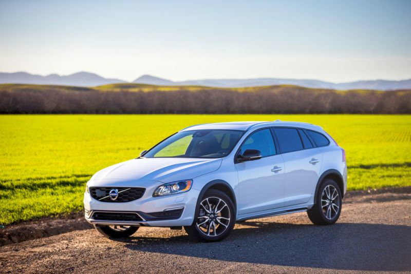 المواصفات والتفاصيل التقنية الكاملة 2015 Volvo V60 I Cross Country 2.5 T5 (254 Hp) AWD Automatic