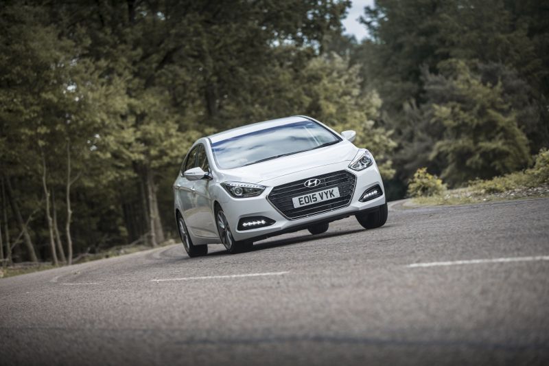 Full specifications and technical details 2015 Hyundai i40 Sedan (facelift 2015) 2.0 GDI (165 Hp)