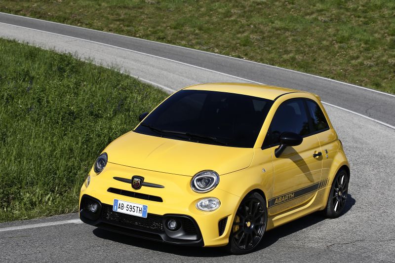 المواصفات والتفاصيل التقنية الكاملة 2018 Abarth 595 (facelift 2016) Pista 1.4 T-Jet (160 Hp)