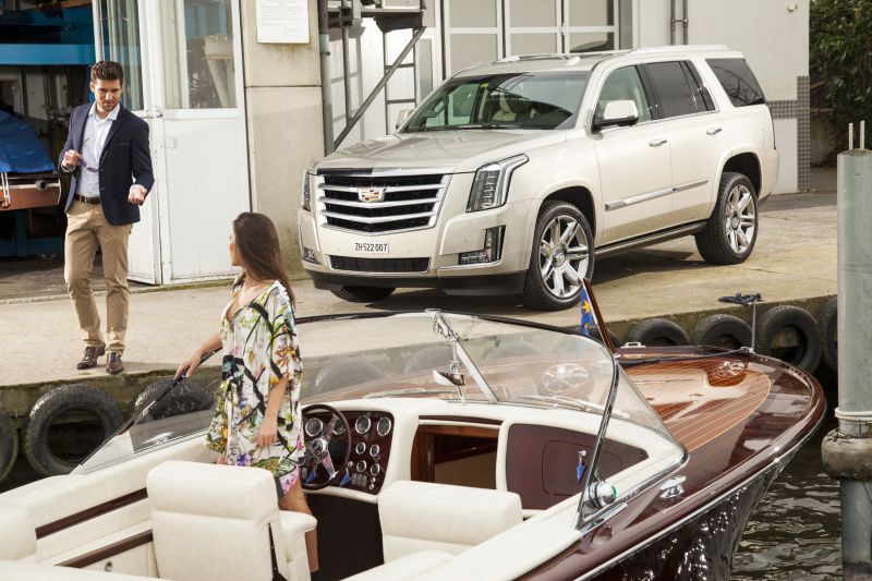 المواصفات والتفاصيل التقنية الكاملة 2018 Cadillac Escalade IV 6.2 V8 (420 Hp) 4WD Automatic