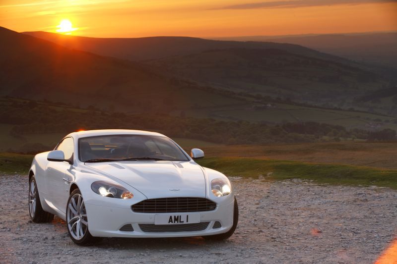 المواصفات والتفاصيل التقنية الكاملة 2004 Aston Martin DB9 Coupe 6.0 i V12 48V (456 Hp) Automatic