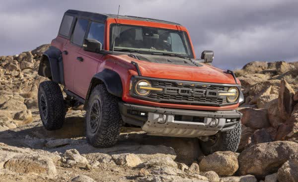 Vollständige Spezifikationen und technische Details 2023 Ford Bronco VI Four-door Outer Banks 2.7 EcoBoost V6 (335 Hp) 4x4 Automatic