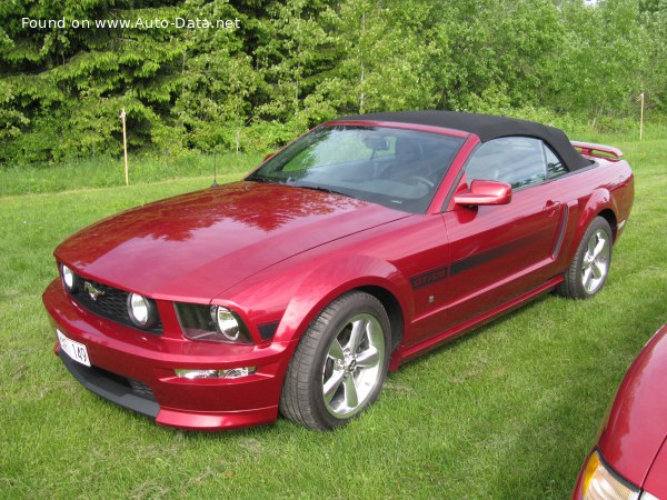 Full specifications and technical details 2005 Ford Mustang Convertible V 4.0 i V6 12V (212 Hp)