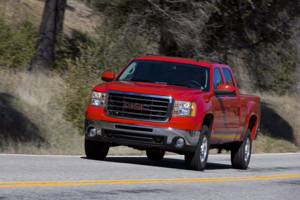 Full specifications and technical details 2007 GMC Sierra 2500HD III (GMT900) Crew Cab Standard Box 6.6 Duramax TD V8 (365 Hp) 4WD Automatic