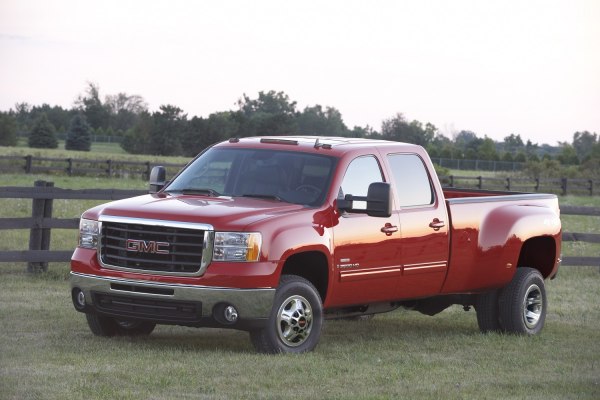 المواصفات والتفاصيل التقنية الكاملة 2007 GMC Sierra 3500HD III (GMT900) Crew Cab Long Box 6.6 Duramax TD V8 (365 Hp) DRW Automatic