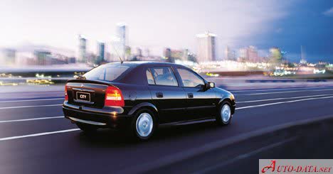 Vollständige Spezifikationen und technische Details 2000 Holden Astra Hatchback 2.2i 16V ECOTEC (147 Hp)