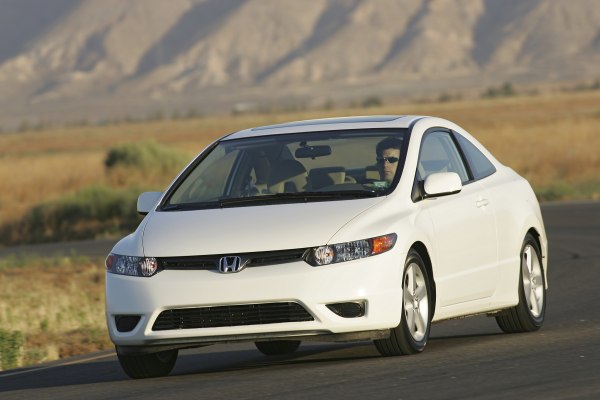 المواصفات والتفاصيل التقنية الكاملة 2005 Honda Civic VIII Coupe Si 2.0 i-VTEC (197 Hp)