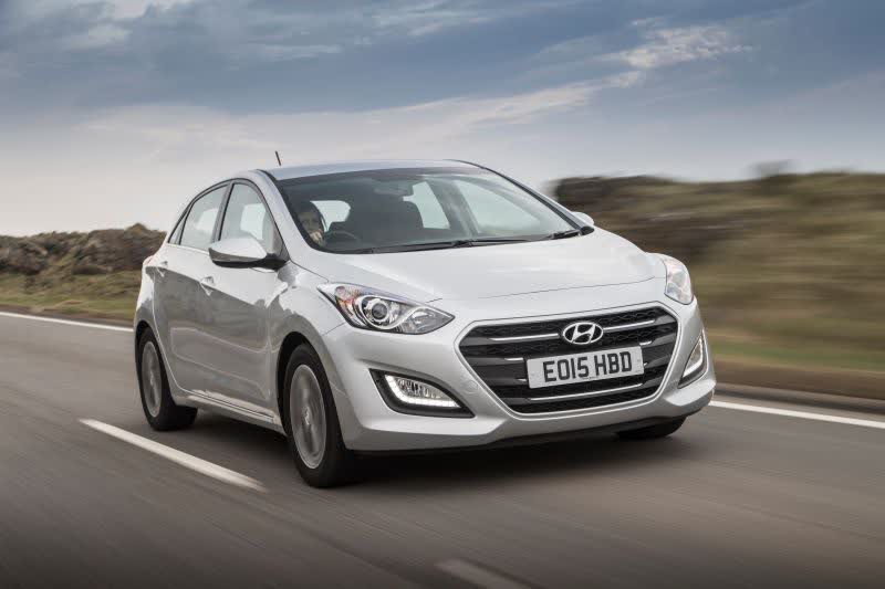 المواصفات والتفاصيل التقنية الكاملة 2015 Hyundai i30 II (facelift 2015) 1.6 CRDi (136 Hp) DCT blue