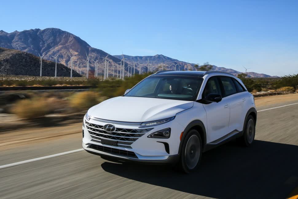 Vollständige Spezifikationen und technische Details 2018 Hyundai Nexo I 1.56 kWh (184 Hp) Fuel Cell CVT