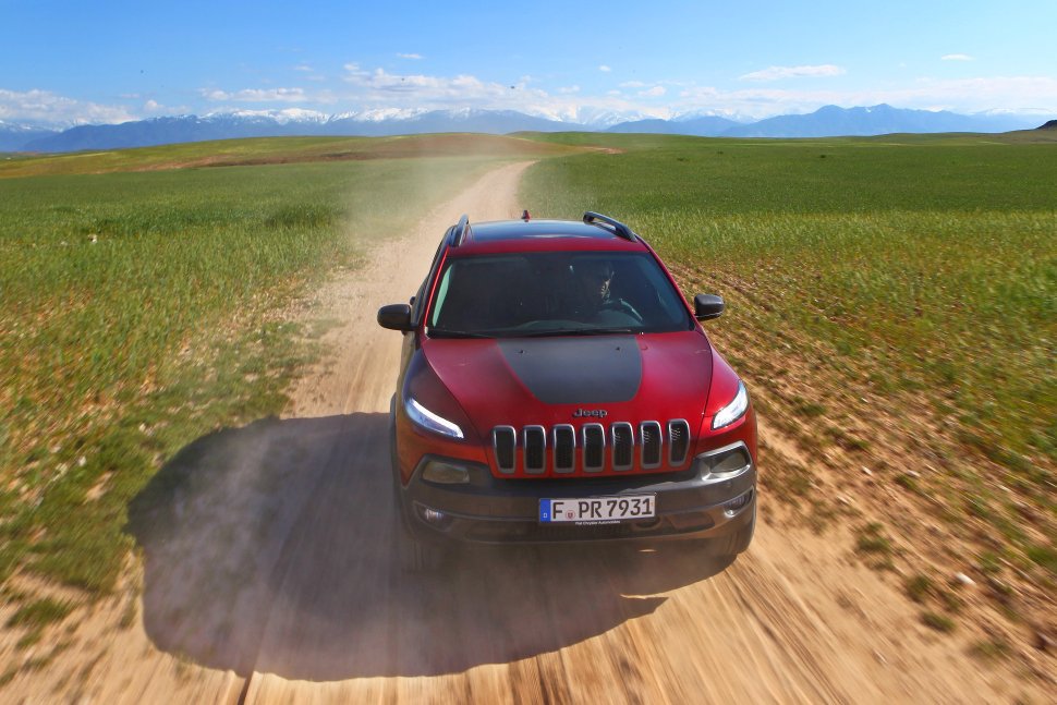 Full specifications and technical details 2013 Jeep Cherokee V (KL) 2.0 (140 Hp) 4WD