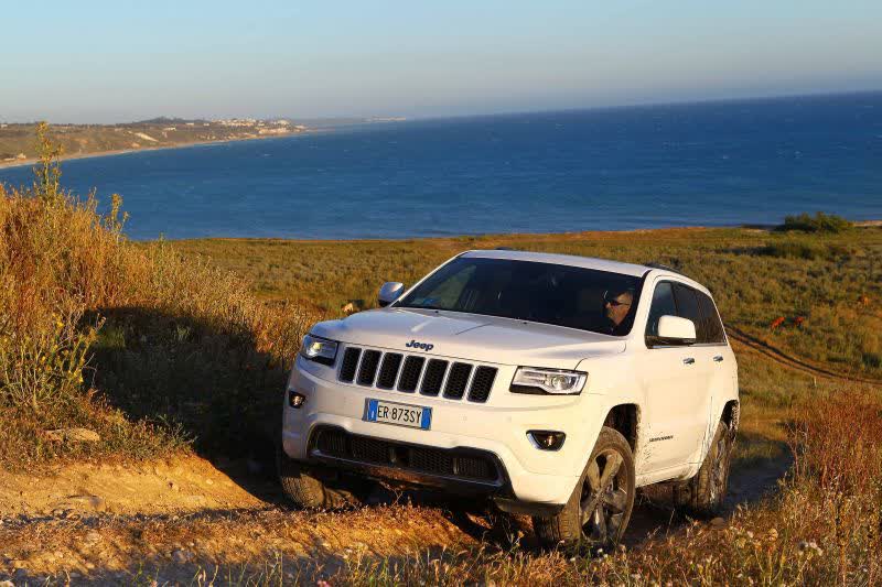 Full specifications and technical details 2014 Jeep Grand Cherokee IV (WK2, facelift 2013) SRT 6.4 V8 (476 Hp) 4x4 Automatic
