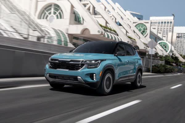 Vollständige Spezifikationen und technische Details 2023 Kia Seltos (facelift 2023) 2.0 MPI (146 Hp) AWD CVT
