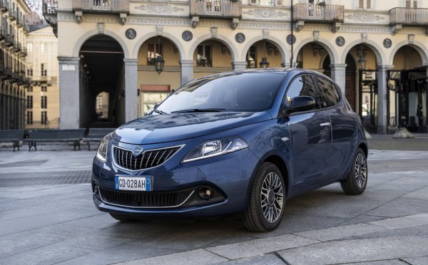 Full specifications and technical details 2021 Lancia Ypsilon (846, facelift 2021) 0.9 TwinAir (70 Hp) CNG