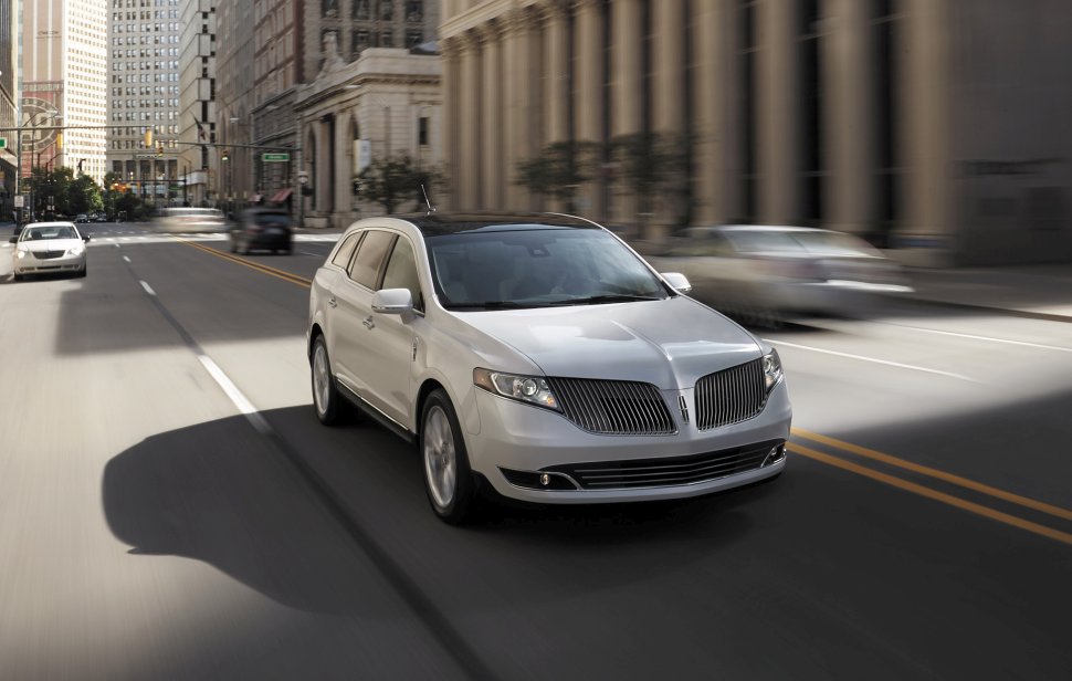 المواصفات والتفاصيل التقنية الكاملة 2012 Lincoln MKT I (facelift 2013) 3.7 V6 (303 Hp) Automatic