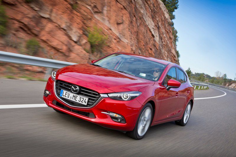 Full specifications and technical details 2017 Mazda 3 III Hatchback (BM, facelift 2017) 1.5 SkyActiv-D (105 Hp) Automatic