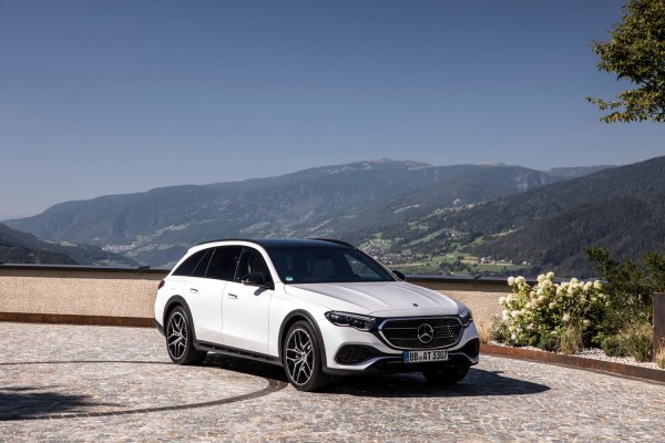 Full specifications and technical details 2023 Mercedes-Benz E-class All-Terrain (S214) E 300de (313 Hp) Plug-in Hybrid 4MATIC 9G-TRONIC