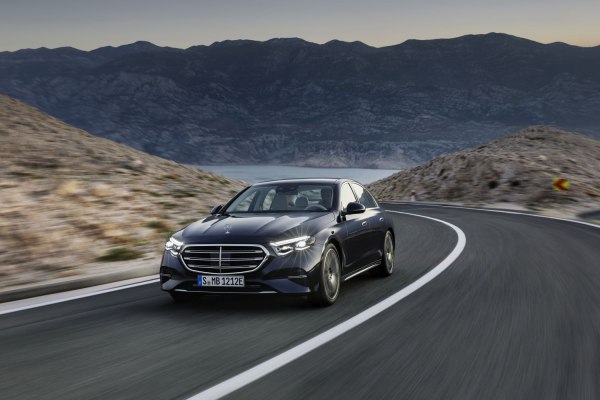 Full specifications and technical details 2023 Mercedes-Benz E-class (W214) E 220d (197 Hp) Mild Hybrid 9G-TRONIC