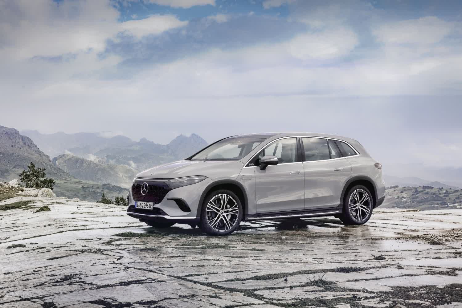 Vollständige Spezifikationen und technische Details 2022 Mercedes-Benz EQS SUV (X296) EQS 450 120 kWh (360 Hp) 4MATIC