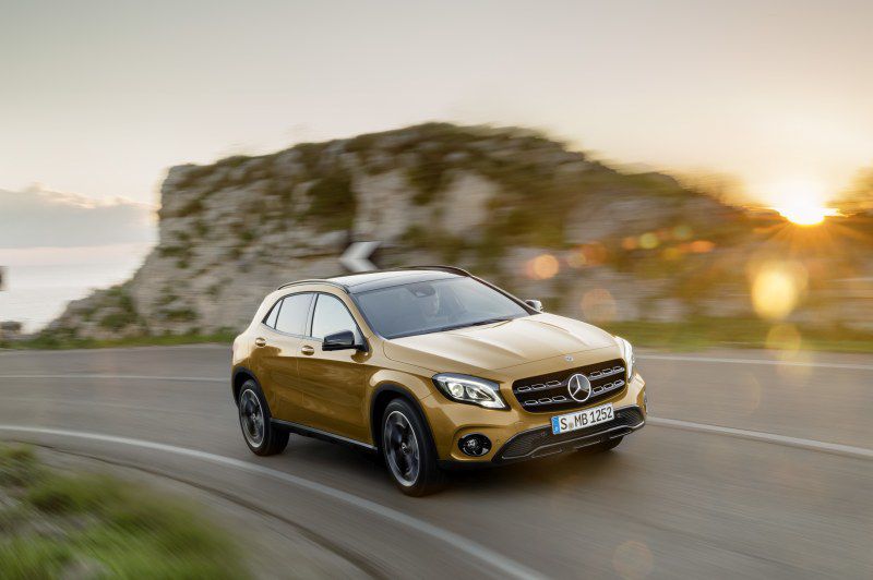 Full specifications and technical details 2017 Mercedes-Benz GLA (X156, facelift 2017) GLA 250 (211 Hp) 4MATIC 7G-DCT