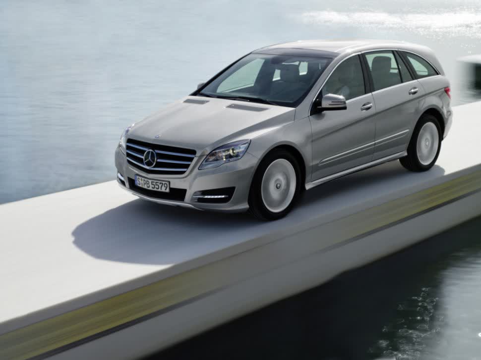 Full specifications and technical details 2010 Mercedes-Benz R-class Long (V251, facelift 2010) R 350 V6 BlueTEC (210 Hp) 4MATIC G-TRONIC
