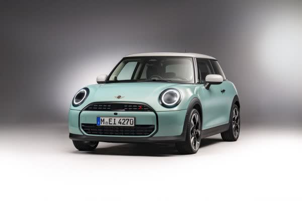 Full specifications and technical details 2024 Mini Hatch (F66) 3-door Cooper C 1.5 (156 Hp) Steptronic