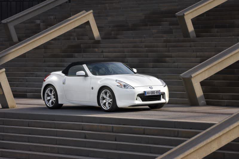 Spécifications complètes et détails techniques 2009 Nissan 370Z Roadster 3.7 V6 (328 Hp)