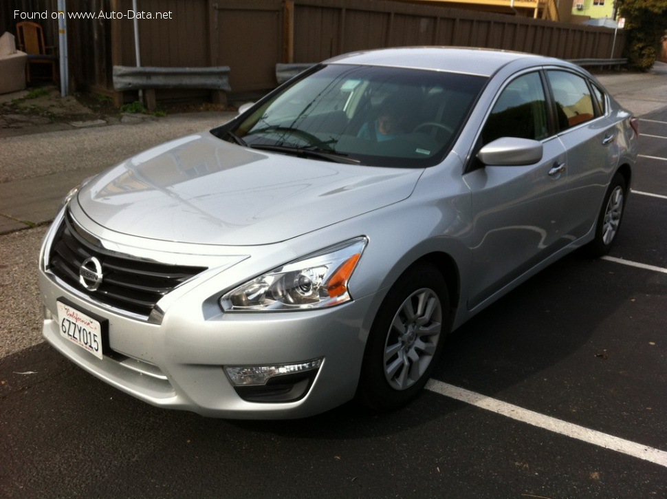 Full specifications and technical details 2012 Nissan Altima V 2.5 (182 Hp) CVT