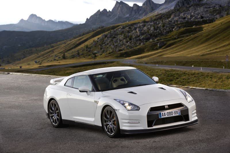 المواصفات والتفاصيل التقنية الكاملة 2014 Nissan GT-R (R35, facelift 2010) Nismo 3.8 V6 (600 Hp) AWD DCT