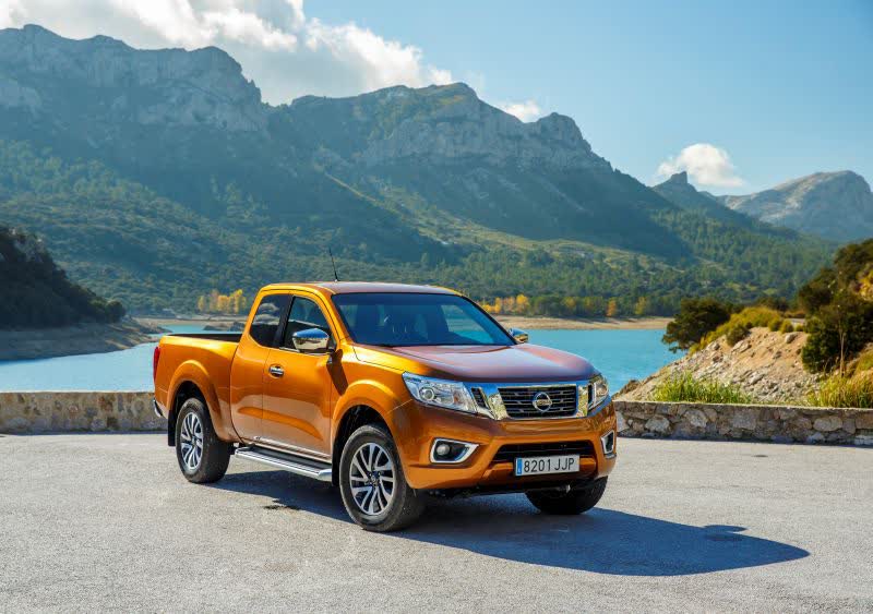 Full specifications and technical details 2015 Nissan Navara IV King Cab 2.3 dCi (160 Hp) AWD