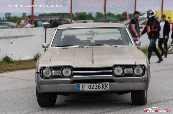 المواصفات والتفاصيل التقنية الكاملة 1966 Oldsmobile Cutlass Supreme Holiday Sedan 5.4 V8 (320 Hp) Manual 4-speed