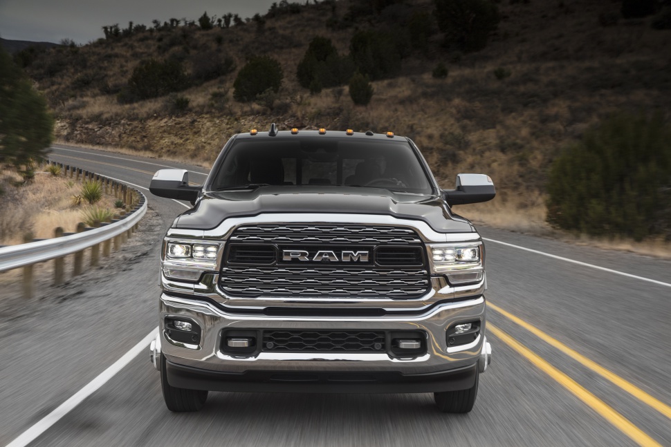 Vollständige Spezifikationen und technische Details 2019 RAM 2500/3500 Crew Cab Long II (DT) 2500 6.4 Hemi V8 (410 Hp) Automatic