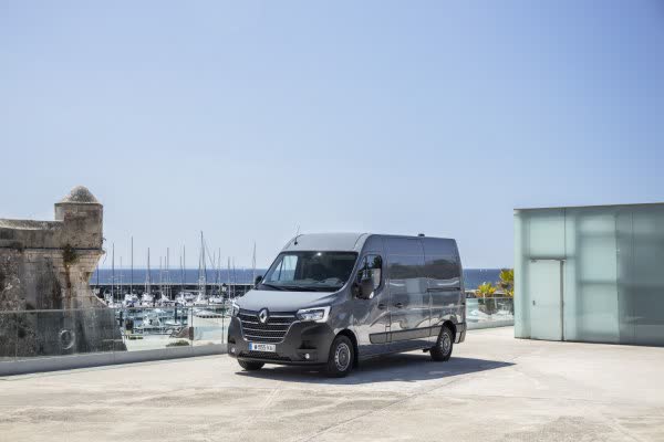 Spécifications complètes et détails techniques 2019 Renault Master III (Phase III, 2019) Panel Van 2.3 Energy dCi (150 Hp) L1H2 Automatic