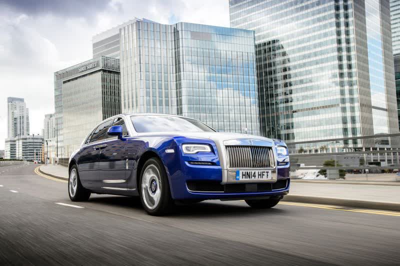 Spécifications complètes et détails techniques 2014 Rolls-Royce Ghost Extended Wheelbase I (facelift 2014) 6.6 V12 (570 Hp) Automatic