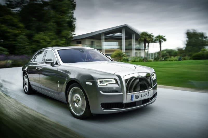 Full specifications and technical details 2014 Rolls-Royce Ghost I (facelift 2014) 6.6 V12 (570 Hp) Automatic